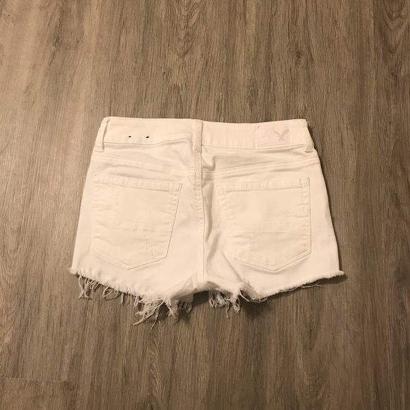 American Eagle White Denim Ripped Shorts Size 2 - Picture 2 of 3